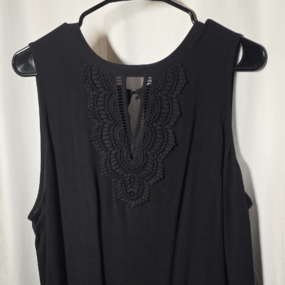 Elegant Black Sleeveless Blouse